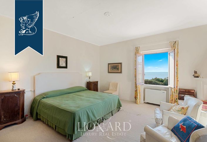 Image No.19-12 Bed Villa for sale