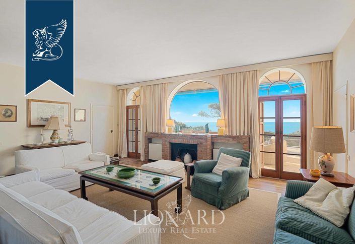 Image No.8-12 Bed Villa for sale