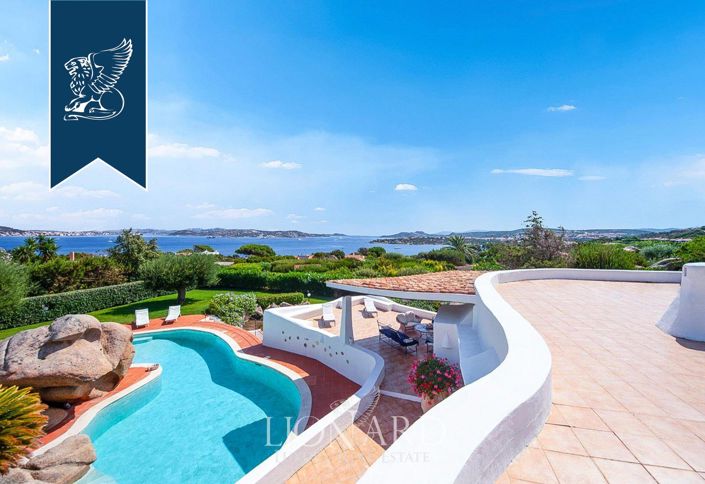 Image No.1-8 Bed Villa for sale
