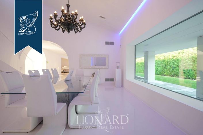 Image No.18-3 Bed Villa for sale