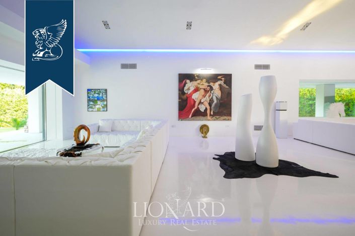 Image No.9-3 Bed Villa for sale