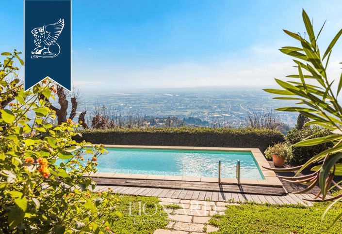 Image No.3-7 Bed Villa for sale