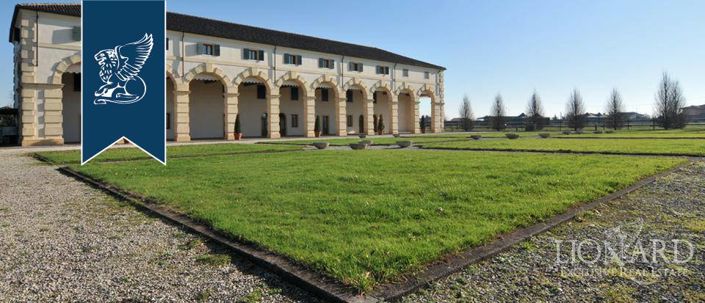 Image No.3-2 Bed Villa for sale