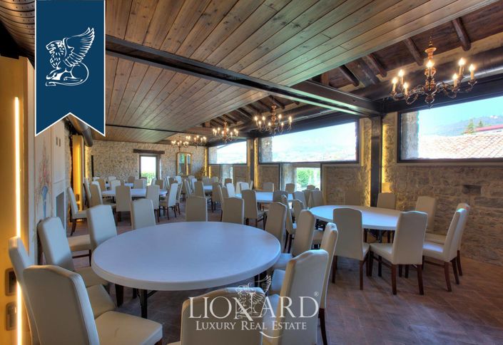 Image No.18-7 Bed Property for sale