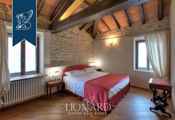 Image No.30-7 Bed Property for sale