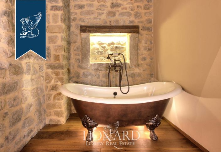 Image No.37-7 Bed Property for sale