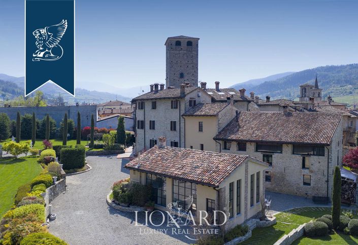 Image No.43-7 Bed Property for sale