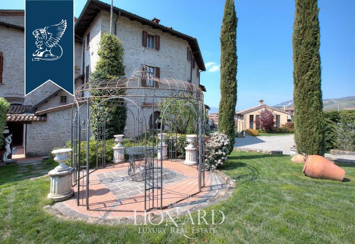 Image No.6-7 Bed Property for sale