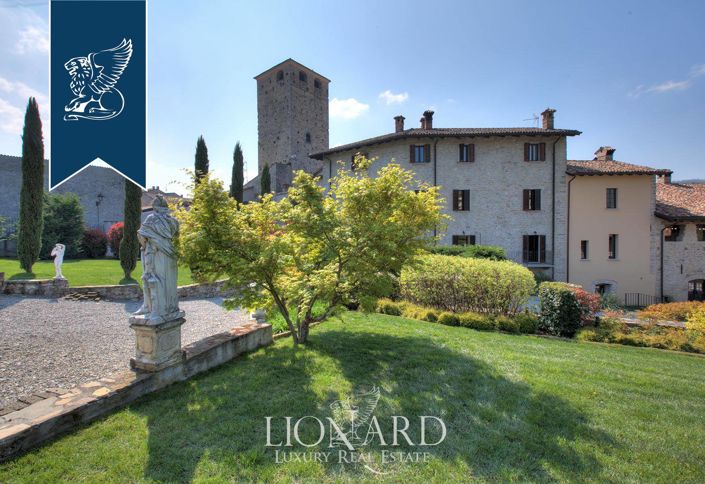 Image No.7-7 Bed Property for sale