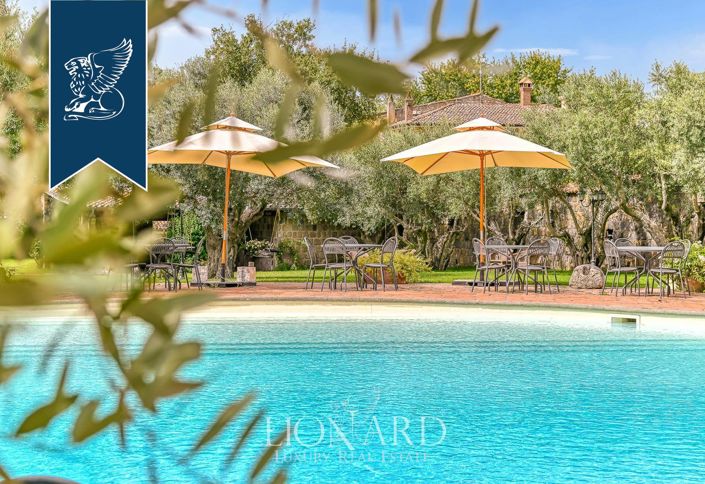 Image No.20-18 Bed Villa for sale