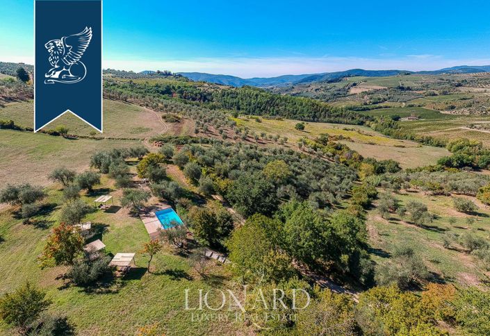 Image No.10-8 Bed Farmhouse for sale