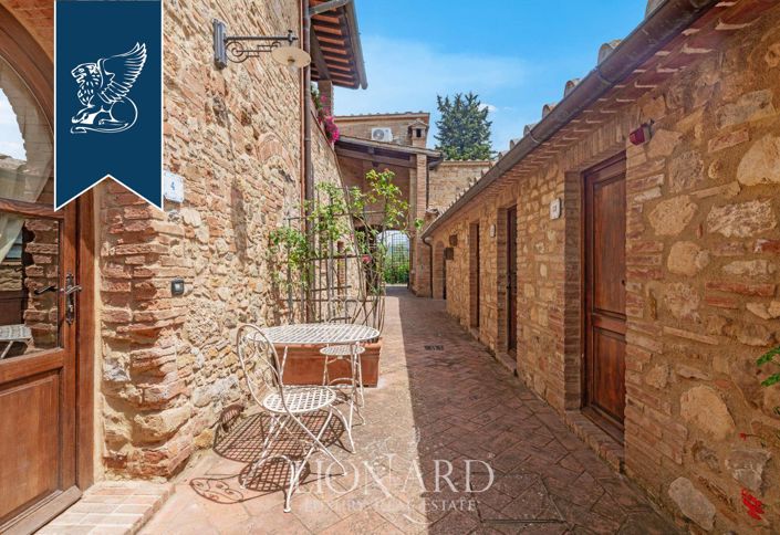 Image No.14-11 Bed Farmhouse for sale