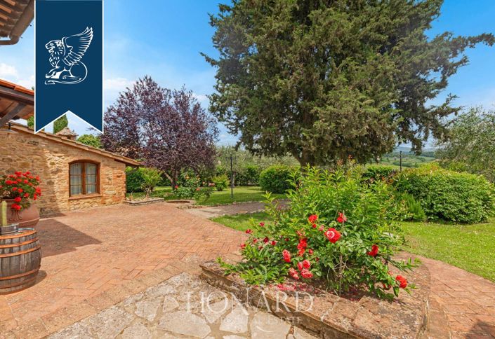 Image No.16-11 Bed Farmhouse for sale