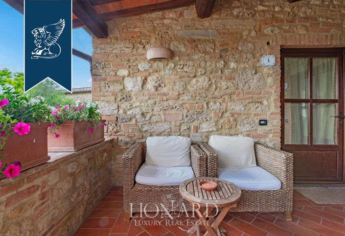 Image No.18-11 Bed Farmhouse for sale