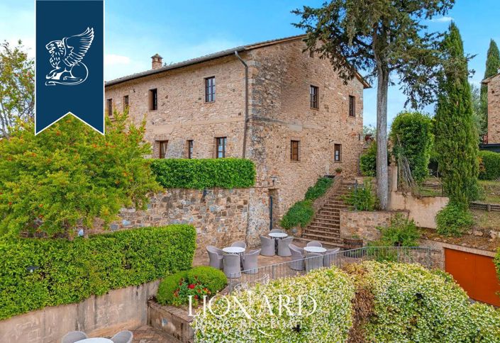 Image No.5-11 Bed Farmhouse for sale