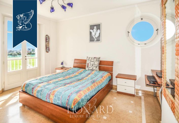 Image No.14-7 Bed Villa for sale