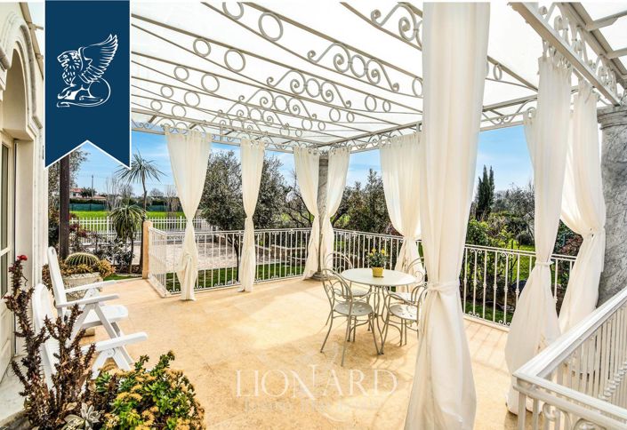 Image No.17-7 Bed Villa for sale