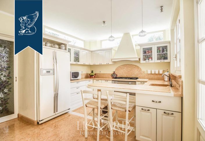 Image No.7-7 Bed Villa for sale