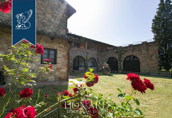 Image No.15-Ferme de 12 chambres à vendre à Cetona