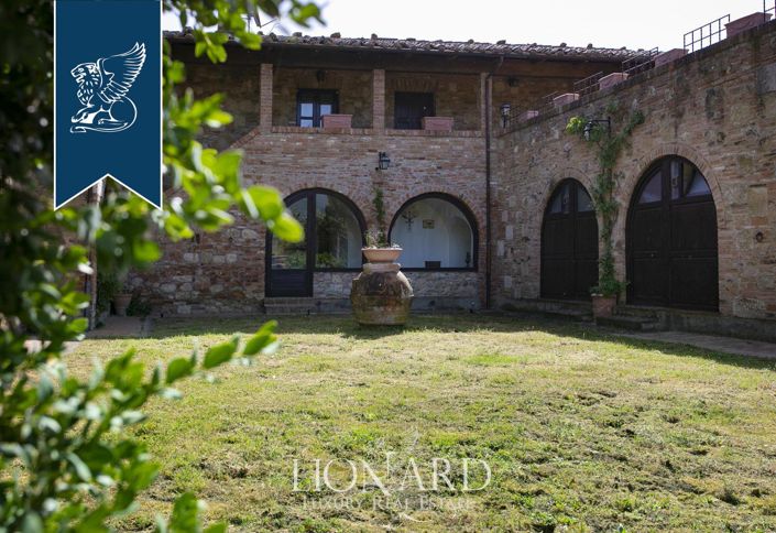 Image No.17-Ferme de 12 chambres à vendre à Cetona