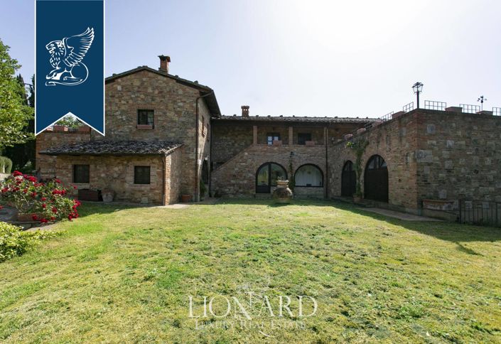 Image No.18-Ferme de 12 chambres à vendre à Cetona