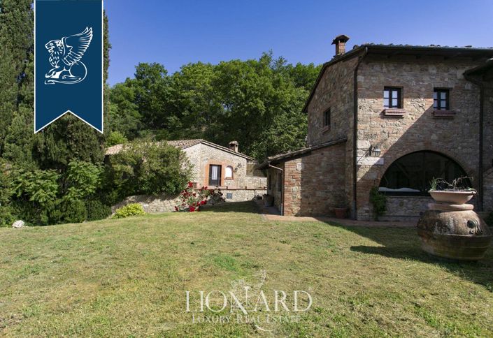 Image No.20-Ferme de 12 chambres à vendre à Cetona