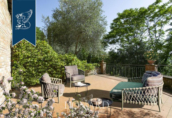 Image No.23-Ferme de 12 chambres à vendre à Cetona