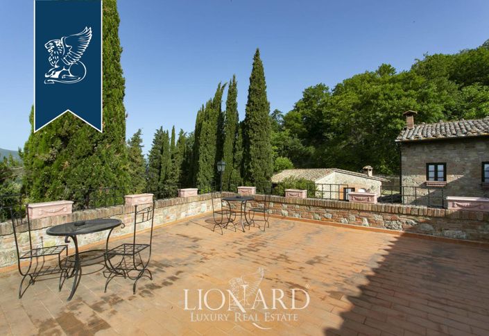 Image No.25-Ferme de 12 chambres à vendre à Cetona