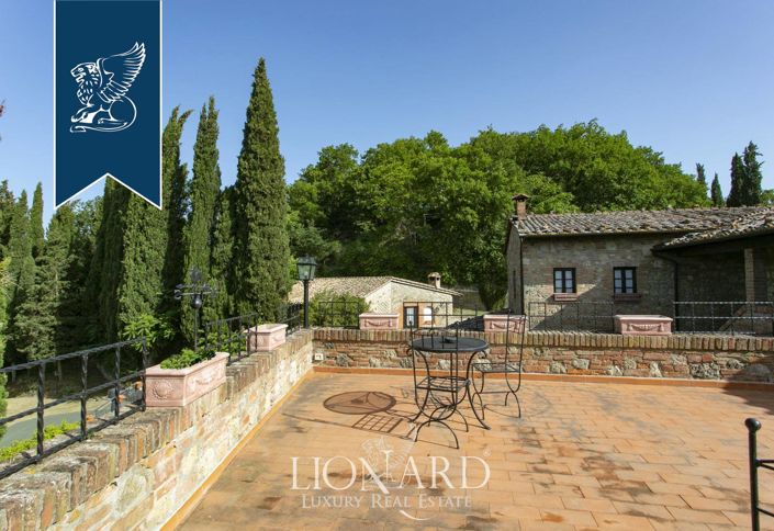 Image No.26-Ferme de 12 chambres à vendre à Cetona