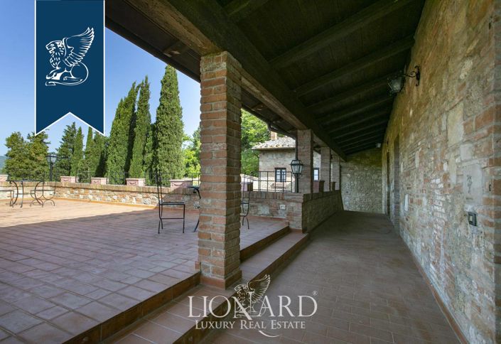 Image No.30-Ferme de 12 chambres à vendre à Cetona