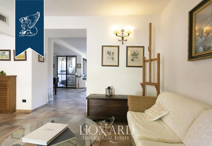 Image No.33-Ferme de 12 chambres à vendre à Cetona