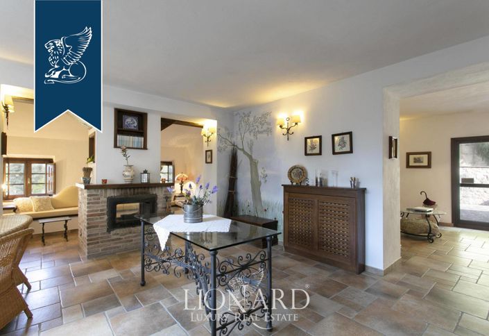 Image No.36-Ferme de 12 chambres à vendre à Cetona