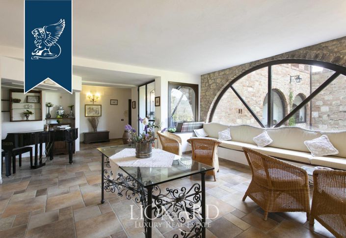 Image No.39-Ferme de 12 chambres à vendre à Cetona