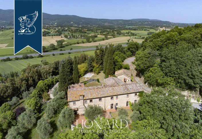 Image No.4-Ferme de 12 chambres à vendre à Cetona