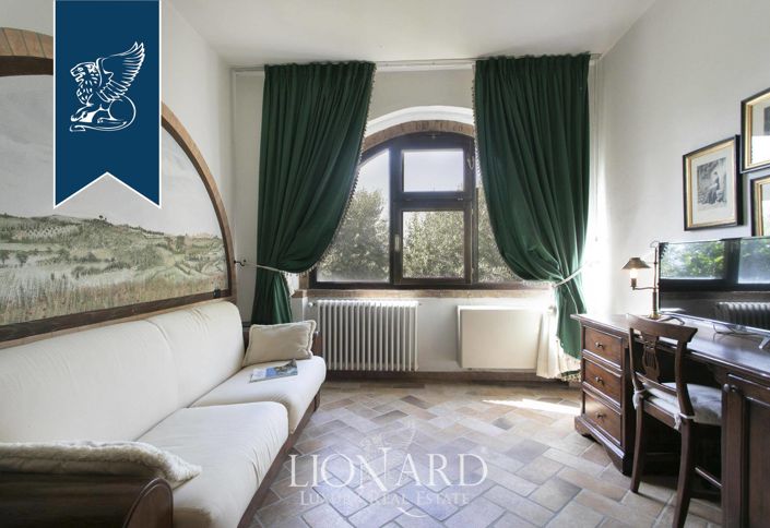 Image No.42-Ferme de 12 chambres à vendre à Cetona