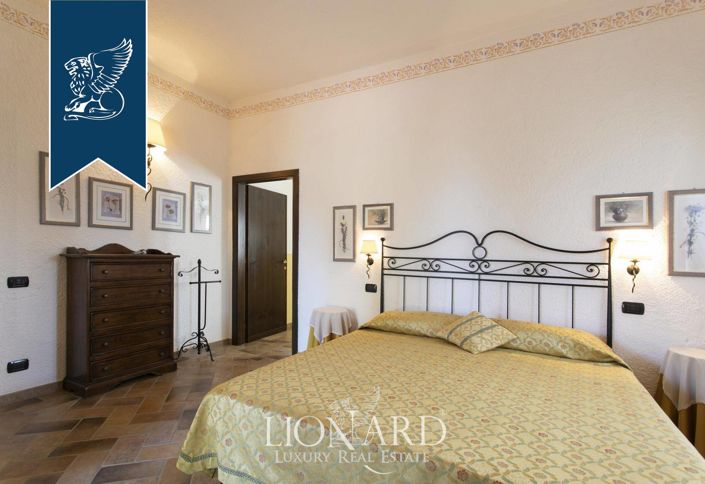 Image No.46-Ferme de 12 chambres à vendre à Cetona