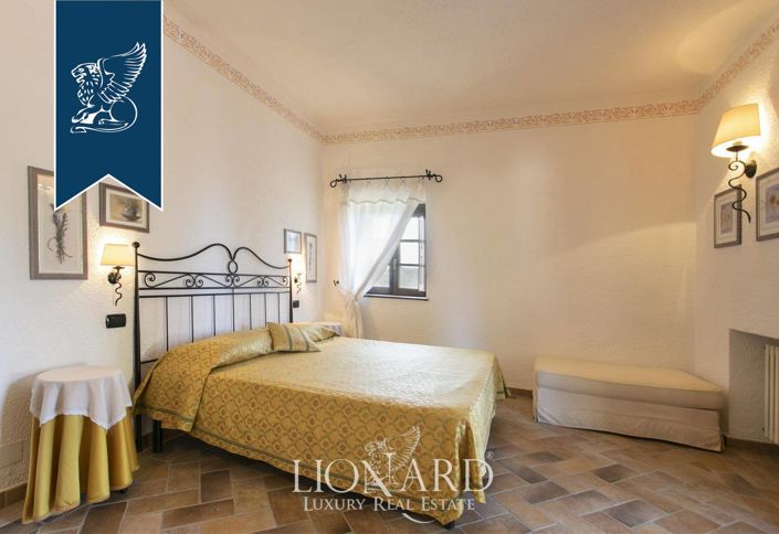 Image No.47-Ferme de 12 chambres à vendre à Cetona