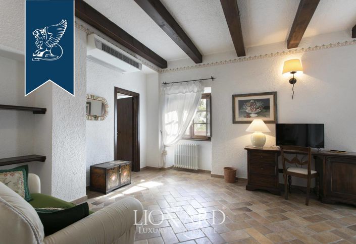 Image No.49-Ferme de 12 chambres à vendre à Cetona