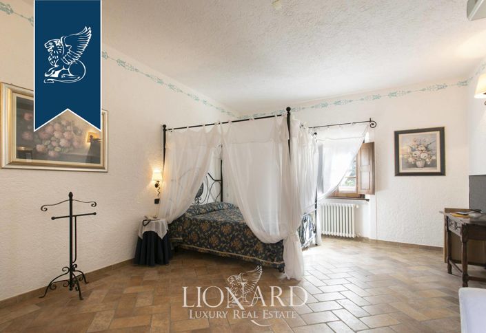 Image No.53-Ferme de 12 chambres à vendre à Cetona