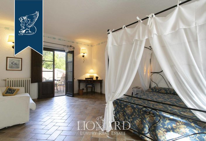 Image No.54-Ferme de 12 chambres à vendre à Cetona