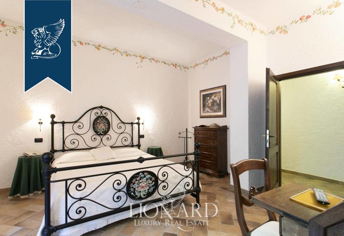 Image No.55-Ferme de 12 chambres à vendre à Cetona