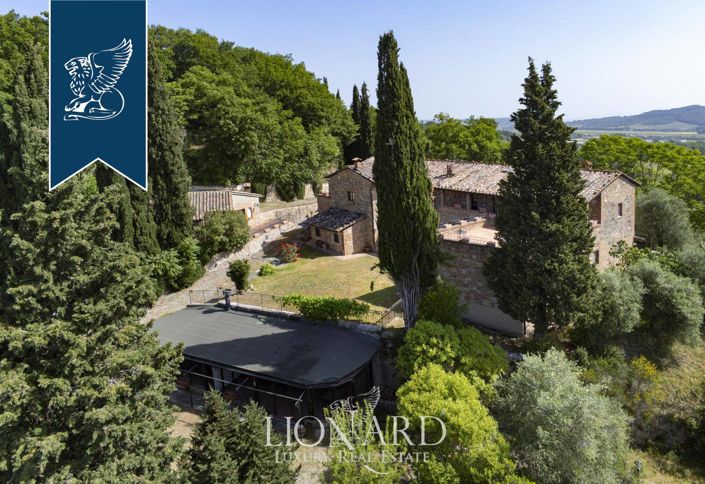 Image No.6-Ferme de 12 chambres à vendre à Cetona