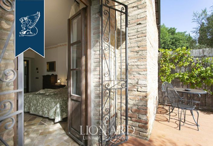 Image No.62-Ferme de 12 chambres à vendre à Cetona