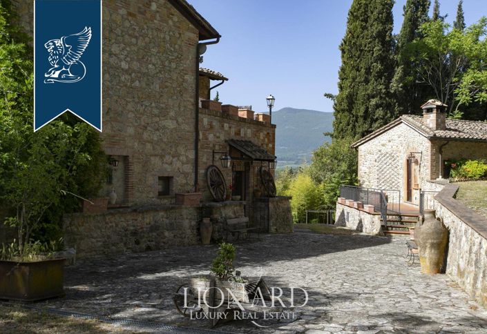 Image No.67-Ferme de 12 chambres à vendre à Cetona