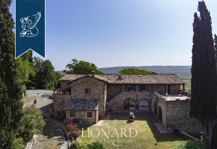 Image No.7-Ferme de 12 chambres à vendre à Cetona