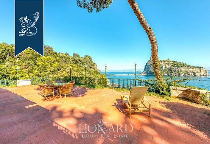 Image No.3-Villa de 4 chambres à vendre à Ischia