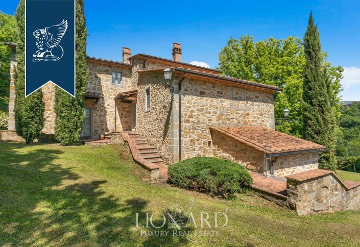 Image No.10-8 Bed Villa for sale