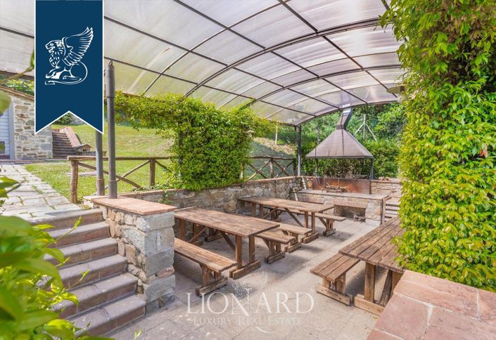 Image No.12-8 Bed Villa for sale