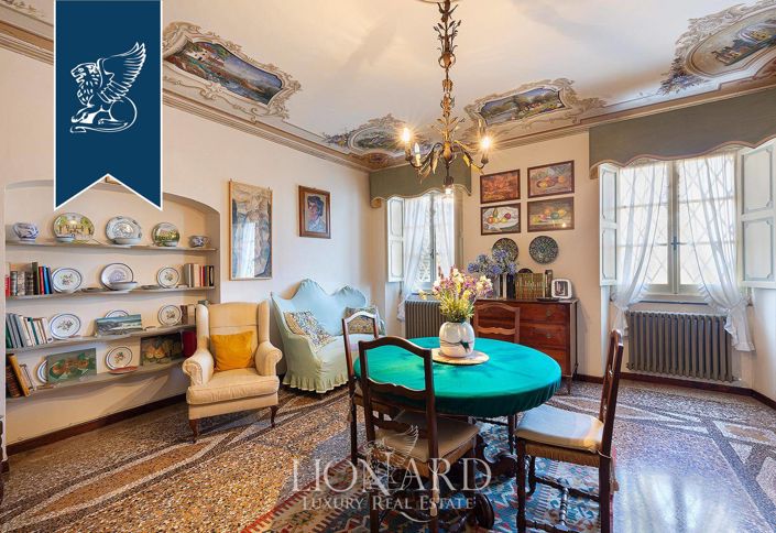 Image No.38-10 Bed Villa for sale