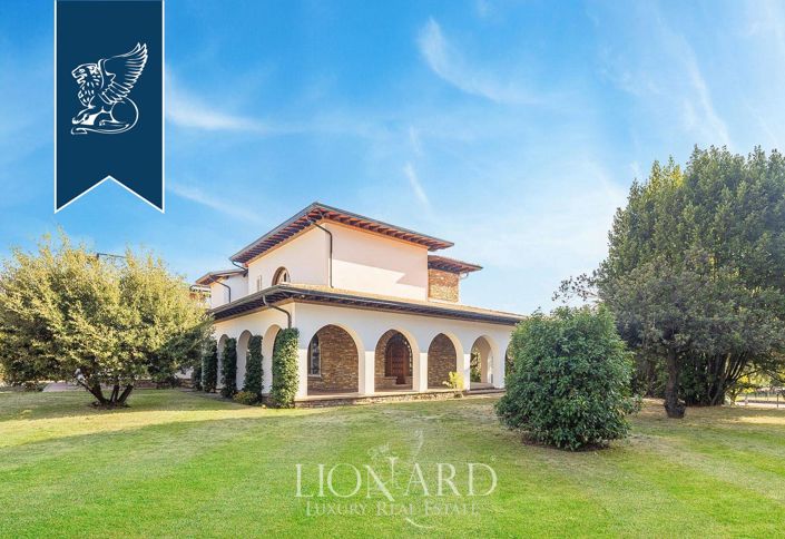 Image No.3-8 Bed Villa for sale